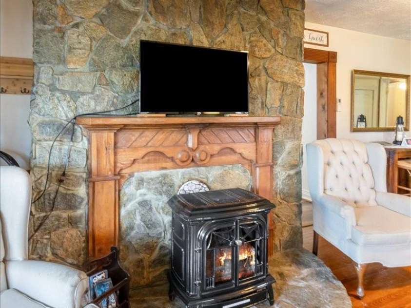 201 Murphy Hill Road, Weaverville, NC 28787.  MLS# CAR4296849, YatesRealty ID 275. 