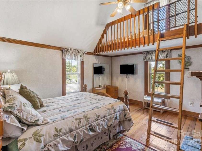 201 Murphy Hill Road, Weaverville, NC 28787.  MLS# CAR4296849, YatesRealty ID 275. 