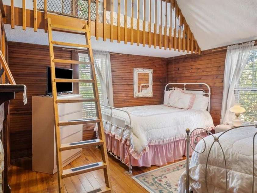 201 Murphy Hill Road, Weaverville, NC 28787.  MLS# CAR4296849, YatesRealty ID 275. 