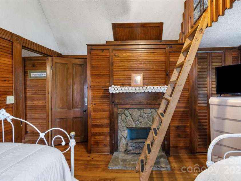 201 Murphy Hill Road, Weaverville, NC 28787.  MLS# CAR4296849, YatesRealty ID 275. 