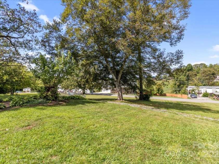 201 Murphy Hill Road, Weaverville, NC 28787.  MLS# CAR4296849, YatesRealty ID 275. 