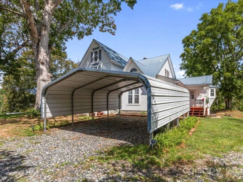 201 Murphy Hill Road, Weaverville, NC 28787.  MLS# CAR4296849, YatesRealty ID 275. 