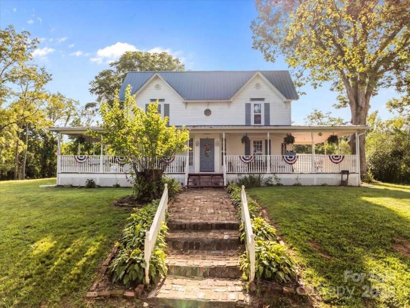 201 Murphy Hill Road, Weaverville, NC 28787.  MLS# CAR4296849, YatesRealty ID 275. 