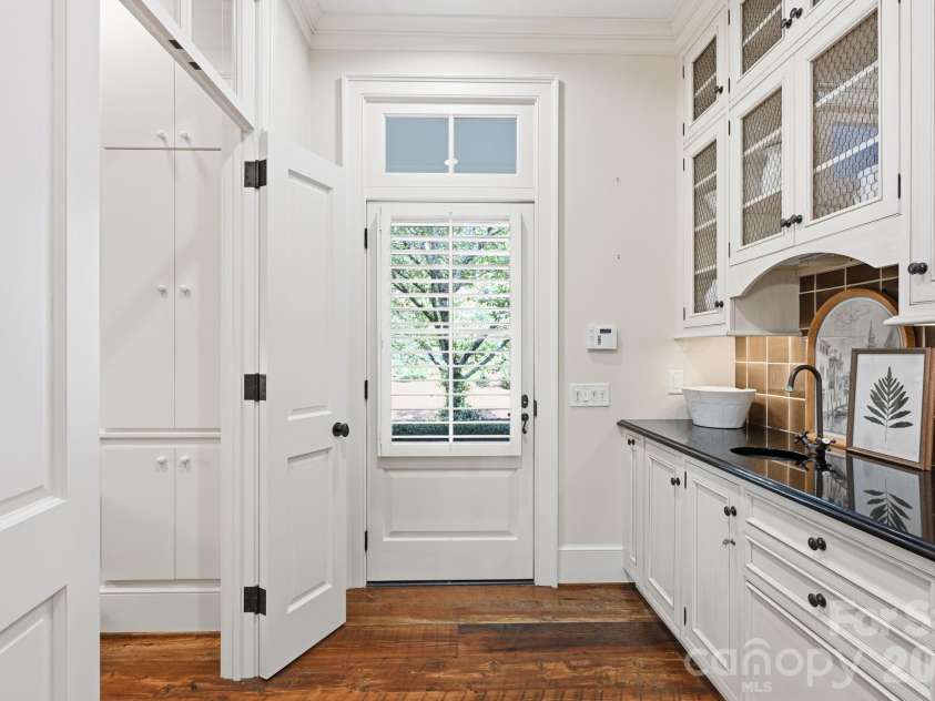 166 Iron Gate Circle, Mooresville, NC 28117.  MLS# CAR4314409, YatesRealty ID 2750. 