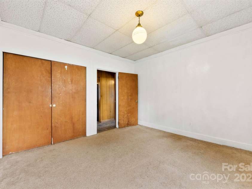 217 Highland Street, Gastonia, NC 28052.  MLS# CAR4260971, YatesRealty ID 2750. 