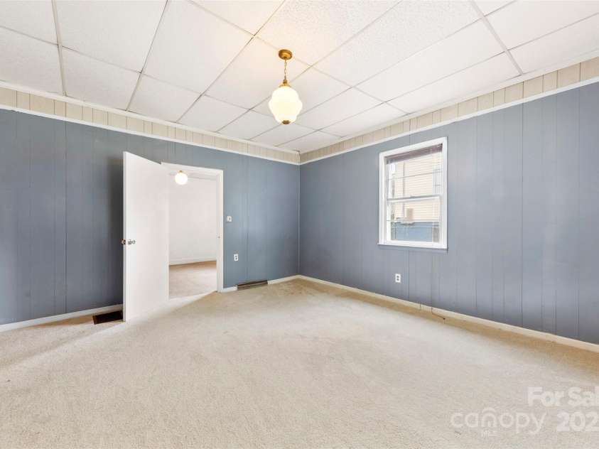 217 Highland Street, Gastonia, NC 28052.  MLS# CAR4260971, YatesRealty ID 2750. 