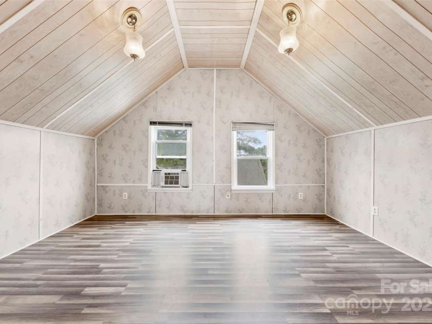 217 Highland Street, Gastonia, NC 28052.  MLS# CAR4260971, YatesRealty ID 2750. 