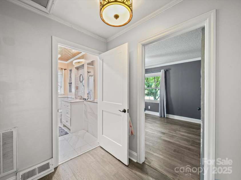 431 Ridge Street, Albemarle, NC 28001.  MLS# CAR4282915, YatesRealty ID 27500. 