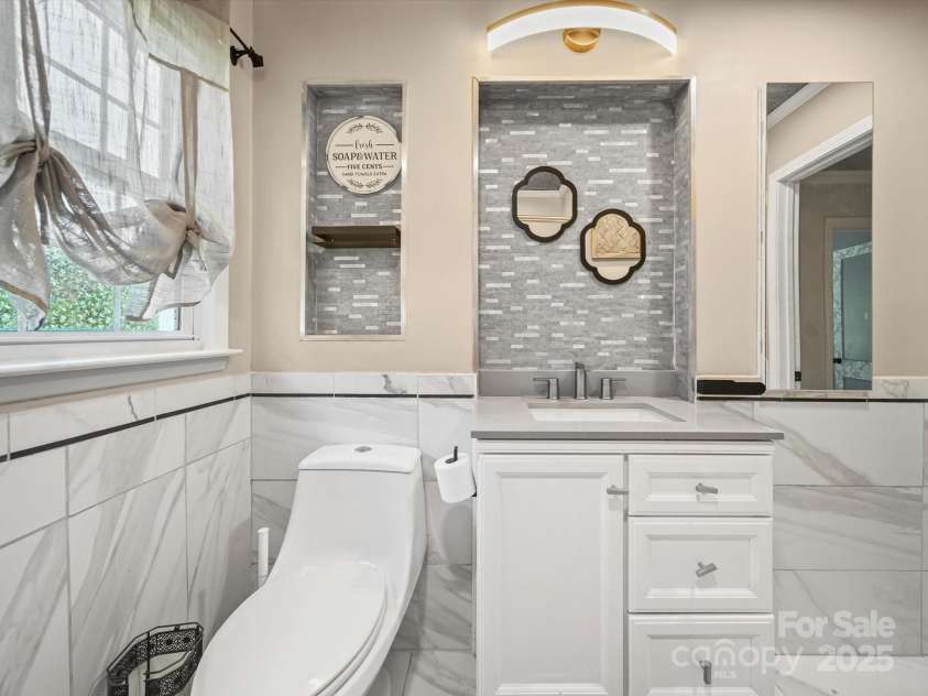 431 Ridge Street, Albemarle, NC 28001.  MLS# CAR4282915, YatesRealty ID 27500. 