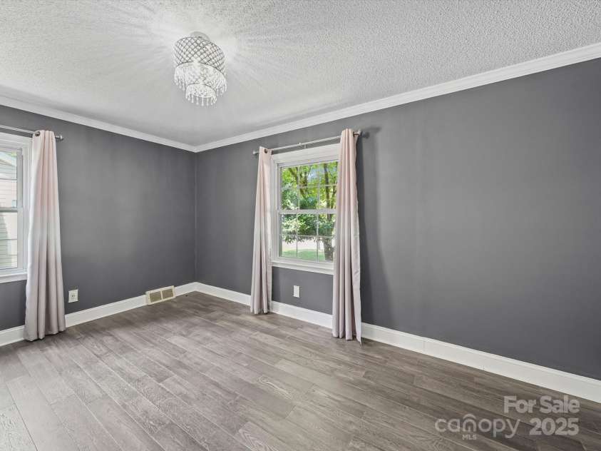 431 Ridge Street, Albemarle, NC 28001.  MLS# CAR4282915, YatesRealty ID 27500. 