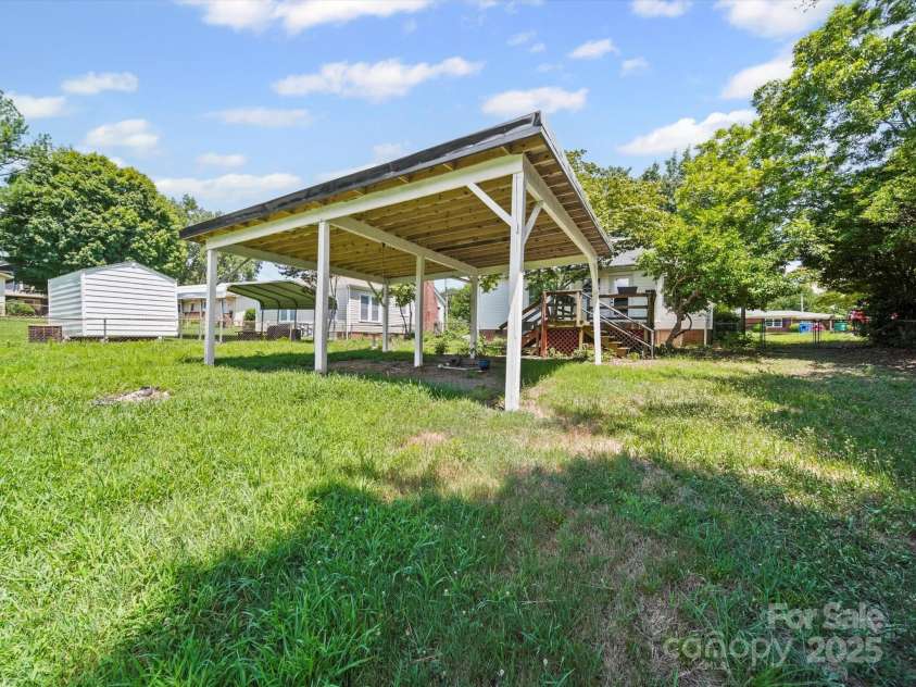 431 Ridge Street, Albemarle, NC 28001.  MLS# CAR4282915, YatesRealty ID 27500. 