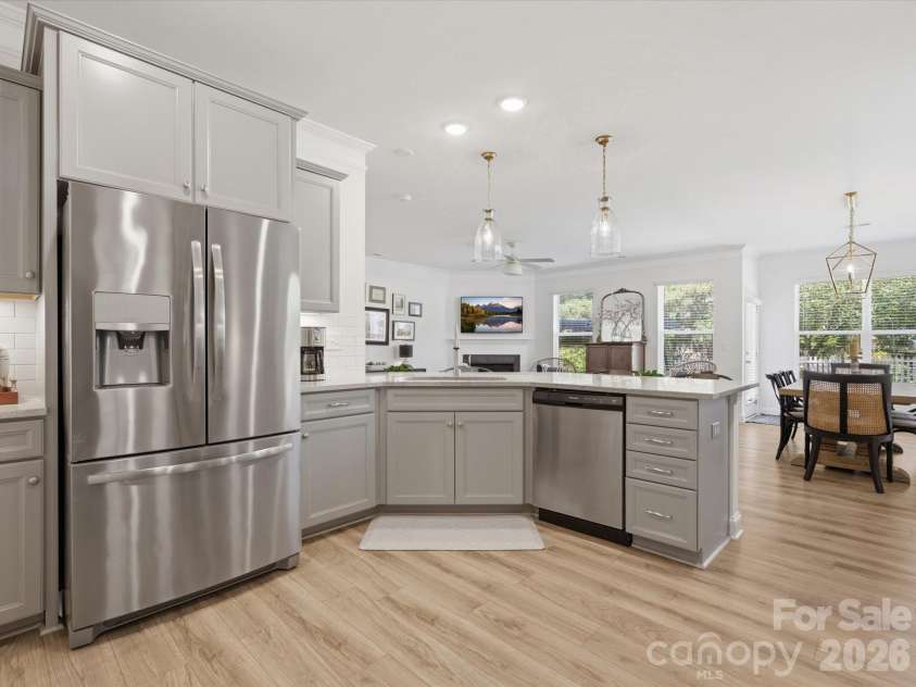 6024 Hampstead Pond Lane, Matthews, NC 28105.  MLS# CAR4383770, YatesRealty ID 27502. 