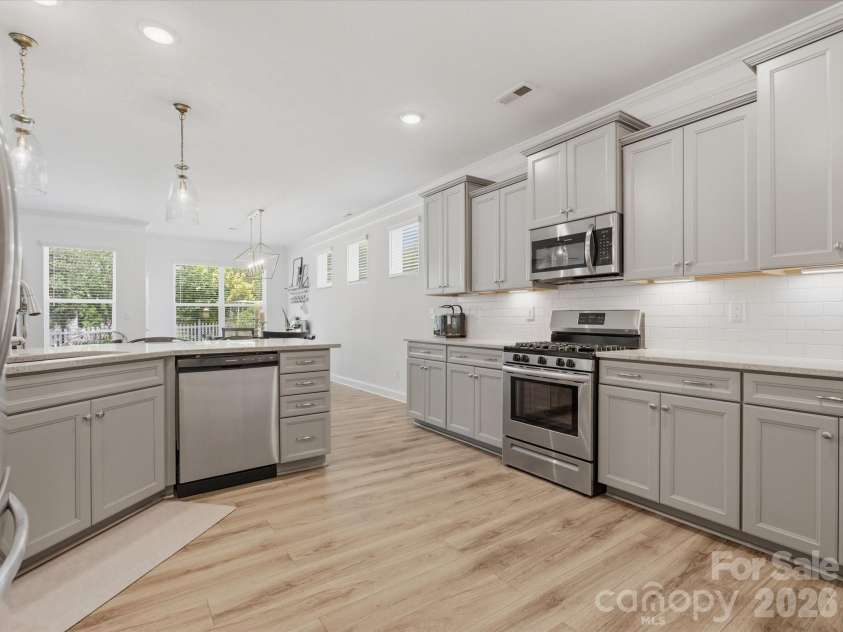 6024 Hampstead Pond Lane, Matthews, NC 28105.  MLS# CAR4383770, YatesRealty ID 27502. 
