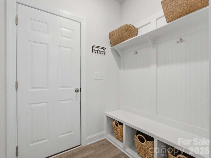 6024 Hampstead Pond Lane, Matthews, NC 28105.  MLS# CAR4383770, YatesRealty ID 27502. 