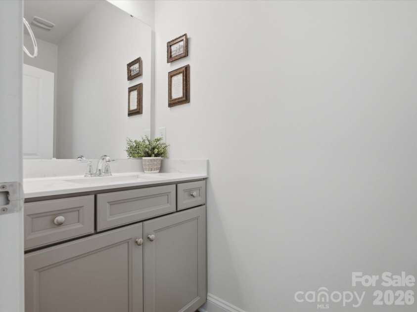 6024 Hampstead Pond Lane, Matthews, NC 28105.  MLS# CAR4383770, YatesRealty ID 27502. 