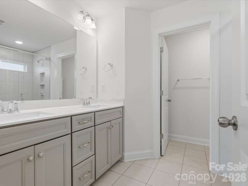 6024 Hampstead Pond Lane, Matthews, NC 28105.  MLS# CAR4383770, YatesRealty ID 27502. 