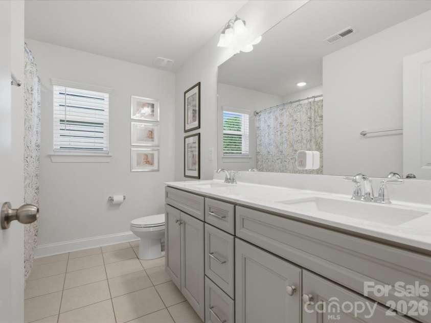 6024 Hampstead Pond Lane, Matthews, NC 28105.  MLS# CAR4383770, YatesRealty ID 27502. 