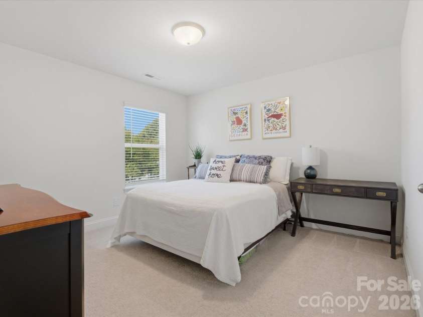 6024 Hampstead Pond Lane, Matthews, NC 28105.  MLS# CAR4383770, YatesRealty ID 27502. 