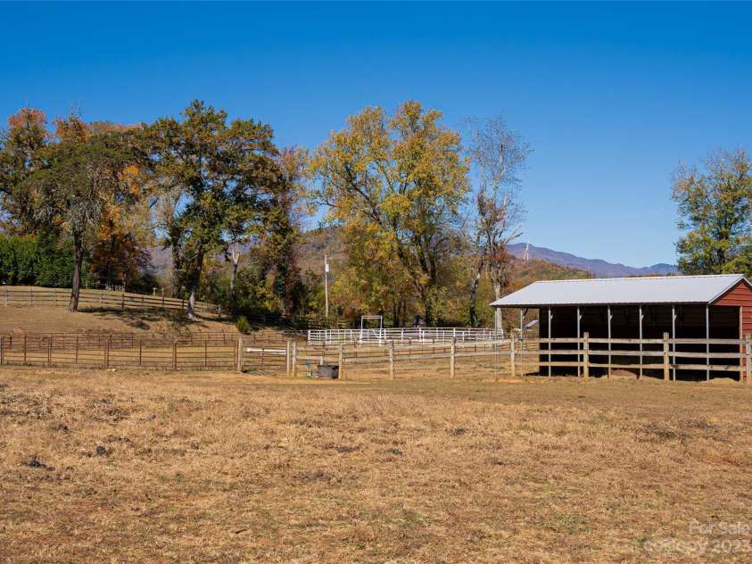500 Blue Ridge Road, Black Mountain, NC 28711.  MLS# CAR4082289, YatesRealty ID 27503. Fenced paddock and run-in shelter