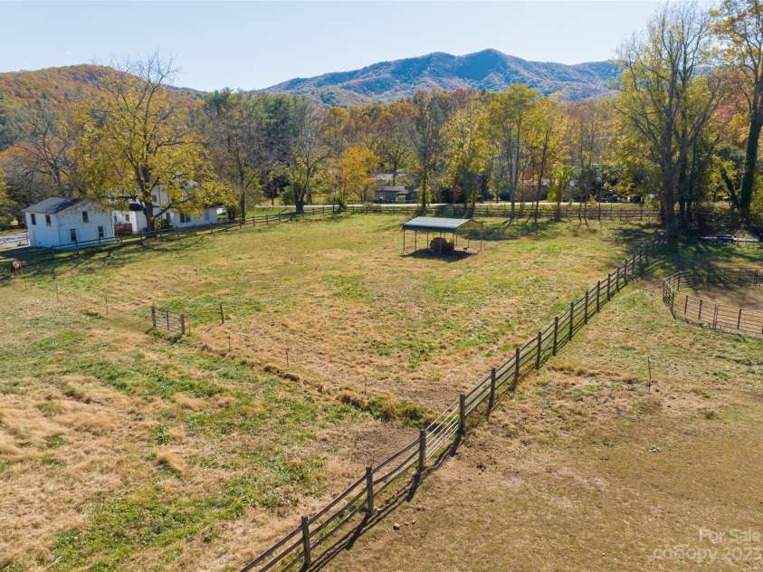 500 Blue Ridge Road, Black Mountain, NC 28711.  MLS# CAR4082289, YatesRealty ID 27503. Fenced paddocks and run-in shelter