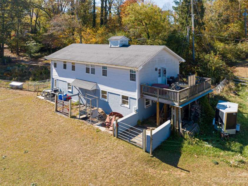500 Blue Ridge Road, Black Mountain, NC 28711.  MLS# CAR4082289, YatesRealty ID 27503. House