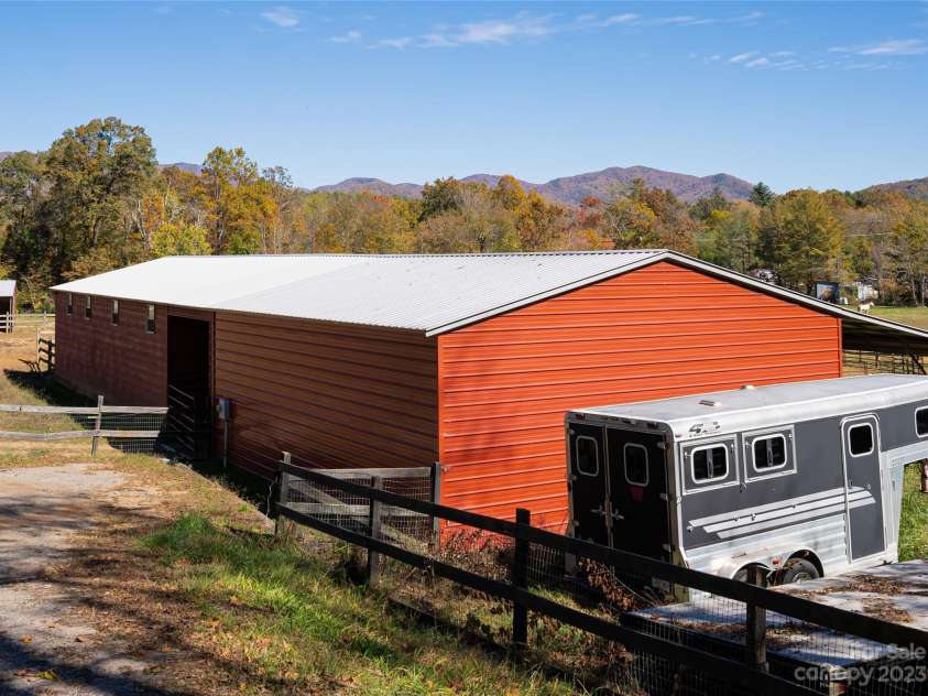 500 Blue Ridge Road, Black Mountain, NC 28711.  MLS# CAR4082289, YatesRealty ID 27503. Side of barn