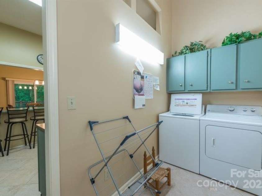 132 Fern Loop, Lake Lure, NC 28746.  MLS# CAR4283384, YatesRealty ID 27504. 