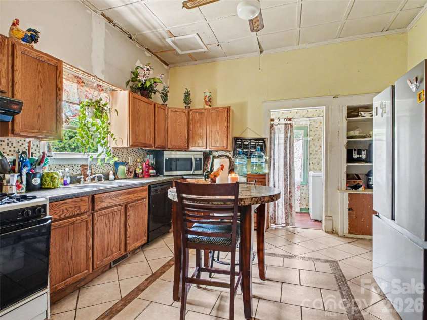 1932 Topic Street, Shelby, NC 28152.  MLS# CAR4381845, YatesRealty ID 27504. 
