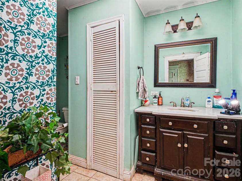 1932 Topic Street, Shelby, NC 28152.  MLS# CAR4381845, YatesRealty ID 27504. 