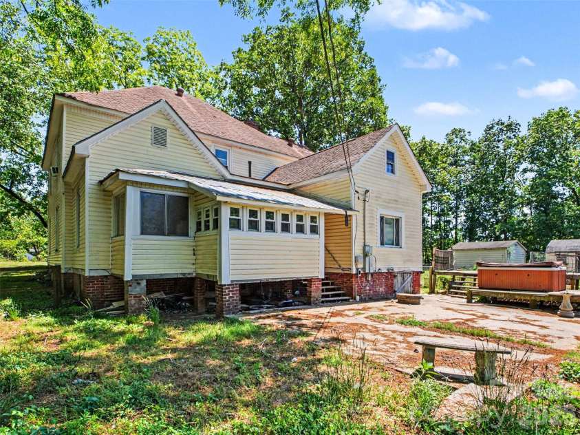 1932 Topic Street, Shelby, NC 28152.  MLS# CAR4381845, YatesRealty ID 27504. 