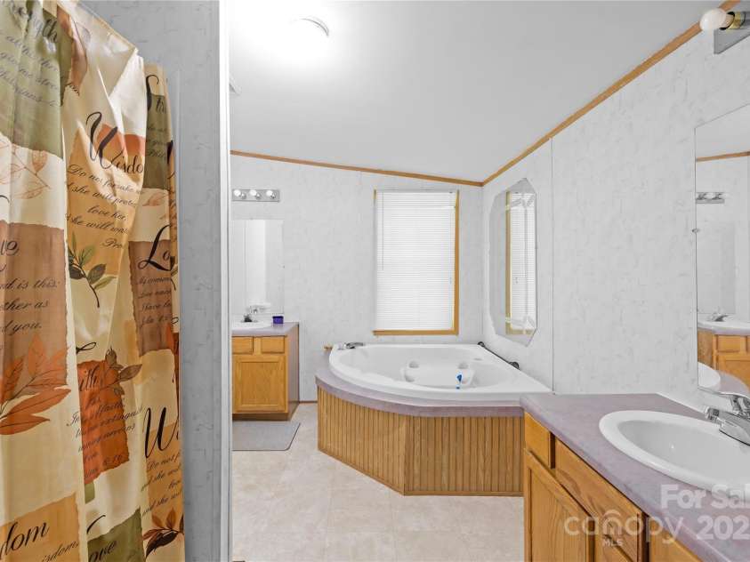 101 Titanium Drive, Statesville, NC 28625.  MLS# CAR4278756, YatesRealty ID 27505. 