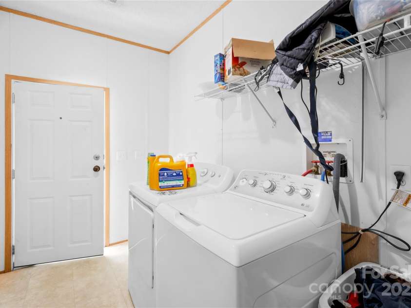 101 Titanium Drive, Statesville, NC 28625.  MLS# CAR4278756, YatesRealty ID 27505. 