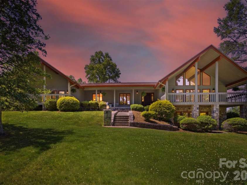 2718 Arden Drive, Lenoir, NC 28645.  MLS# CAR4377274, YatesRealty ID 27506. 