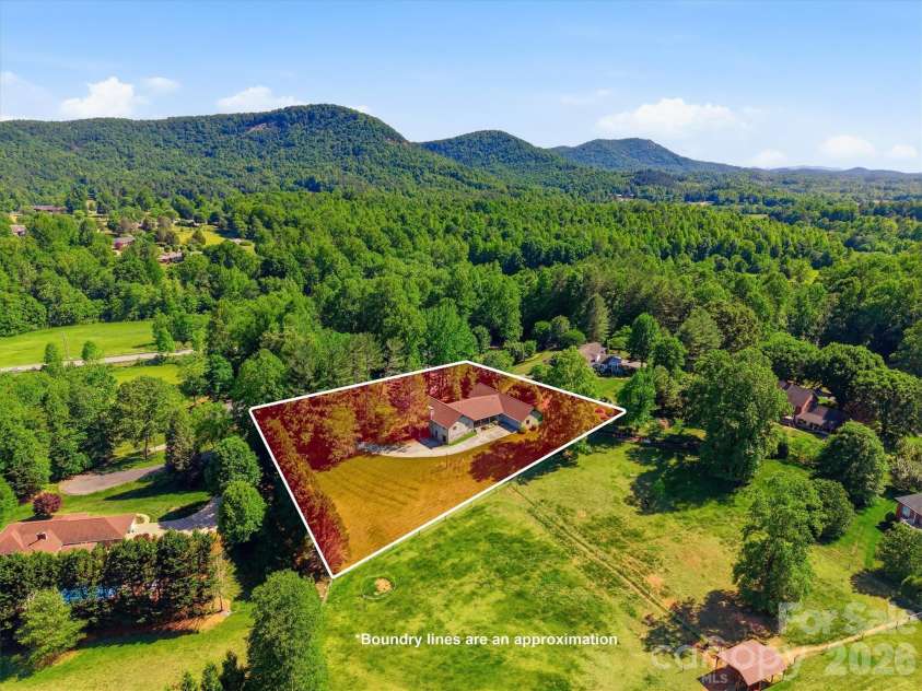 2718 Arden Drive, Lenoir, NC 28645.  MLS# CAR4377274, YatesRealty ID 27506. 
