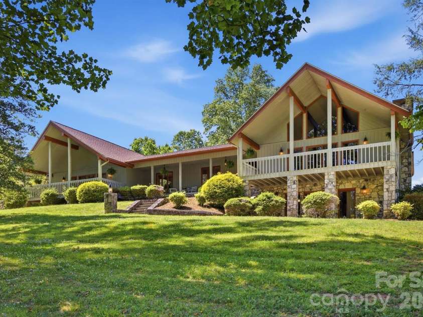 2718 Arden Drive, Lenoir, NC 28645.  MLS# CAR4377274, YatesRealty ID 27506. 