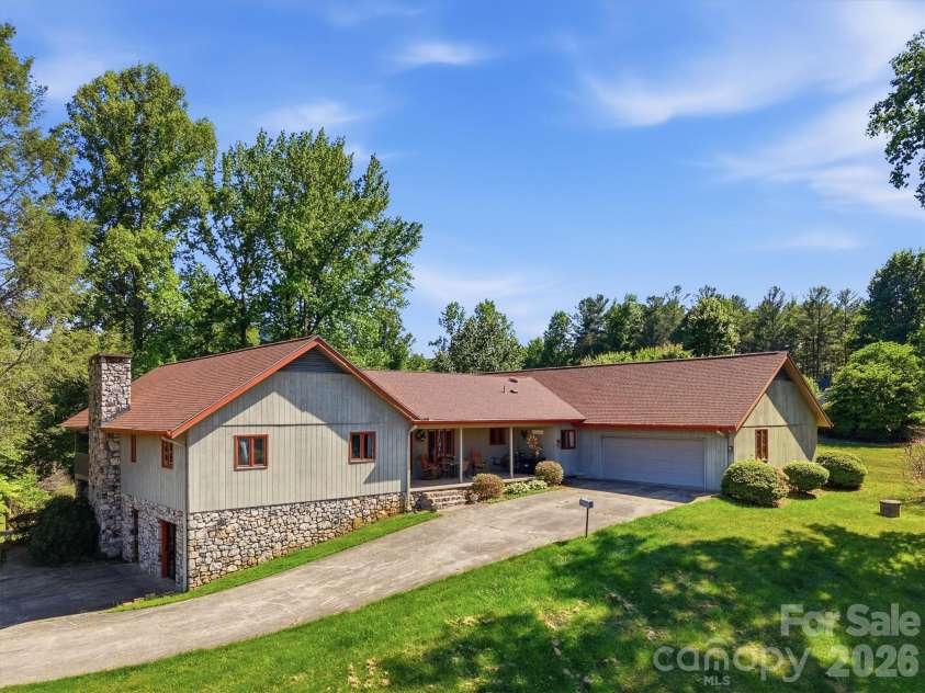 2718 Arden Drive, Lenoir, NC 28645.  MLS# CAR4377274, YatesRealty ID 27506. 
