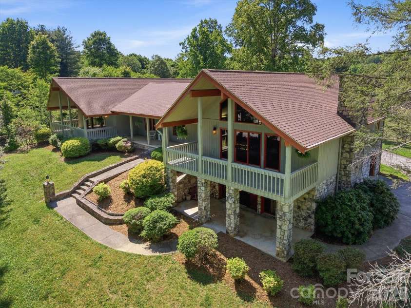 2718 Arden Drive, Lenoir, NC 28645.  MLS# CAR4377274, YatesRealty ID 27506. 