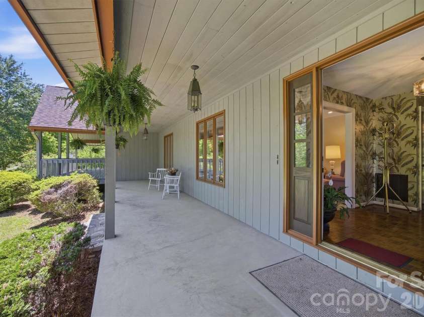 2718 Arden Drive, Lenoir, NC 28645.  MLS# CAR4377274, YatesRealty ID 27506. 