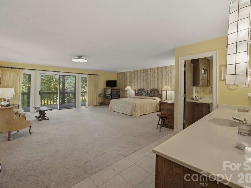 2718 Arden Drive, Lenoir, NC 28645.  MLS# CAR4377274, YatesRealty ID 27506. 