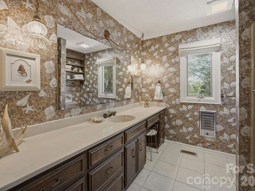 2718 Arden Drive, Lenoir, NC 28645.  MLS# CAR4377274, YatesRealty ID 27506. 