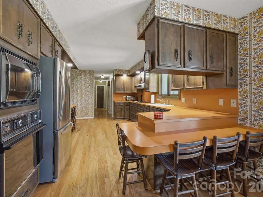 2718 Arden Drive, Lenoir, NC 28645.  MLS# CAR4377274, YatesRealty ID 27506. 