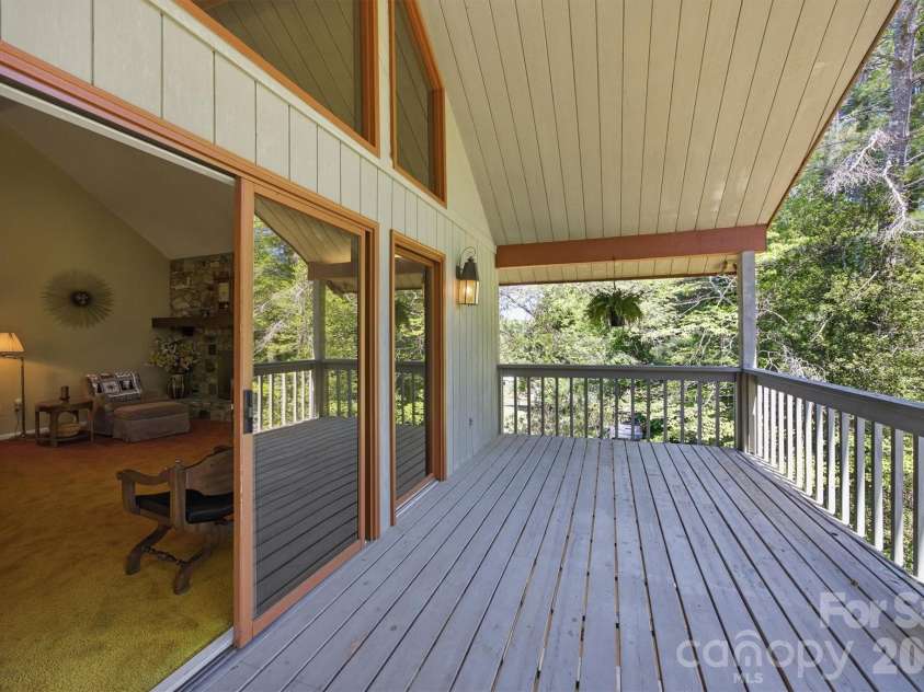 2718 Arden Drive, Lenoir, NC 28645.  MLS# CAR4377274, YatesRealty ID 27506. 