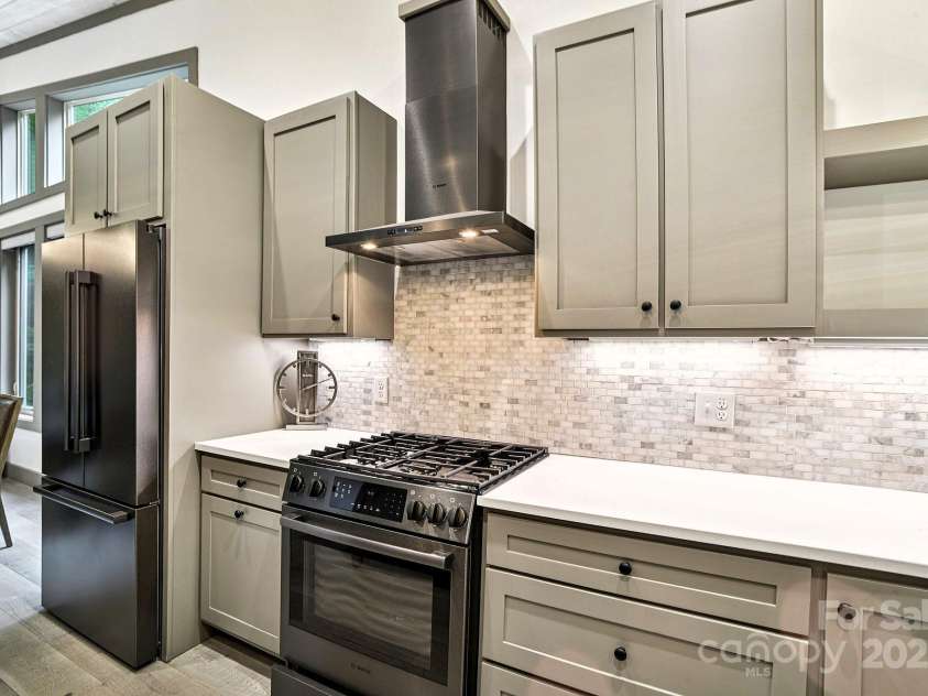 35 Creekside Village Court, Sapphire, NC 28774.  MLS# CAR4279036, YatesRealty ID 27508. 