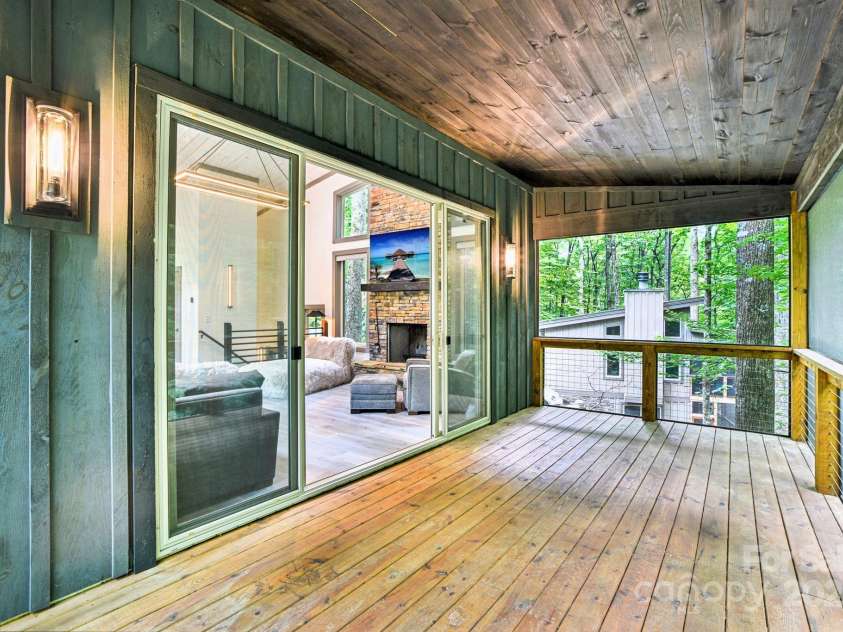 35 Creekside Village Court, Sapphire, NC 28774.  MLS# CAR4279036, YatesRealty ID 27508. 