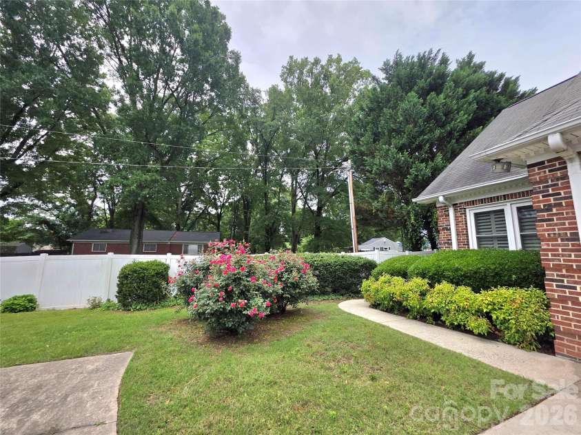 687 A Carlton Drive, Gastonia, NC 28054.  MLS# CAR4387963, YatesRealty ID 27508. 