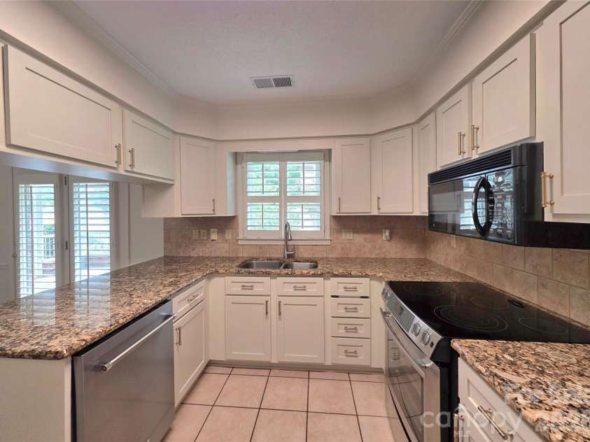 687 A Carlton Drive, Gastonia, NC 28054.  MLS# CAR4387963, YatesRealty ID 27508. 