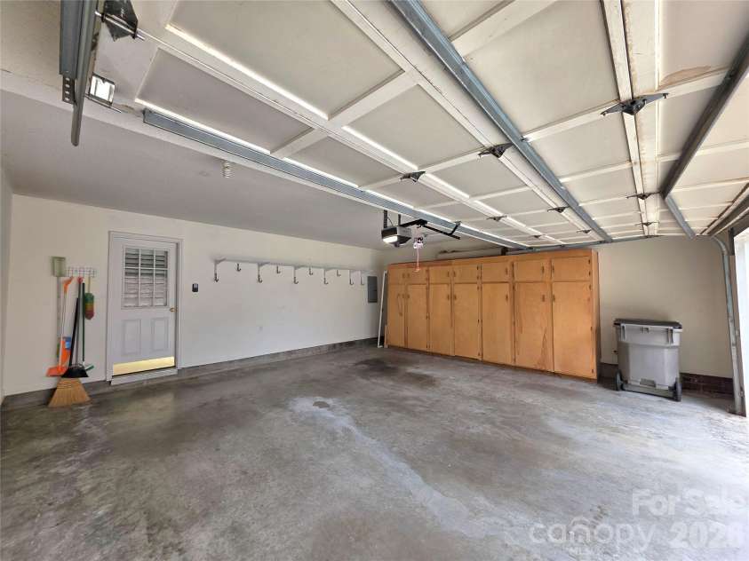 687 A Carlton Drive, Gastonia, NC 28054.  MLS# CAR4387963, YatesRealty ID 27508. 