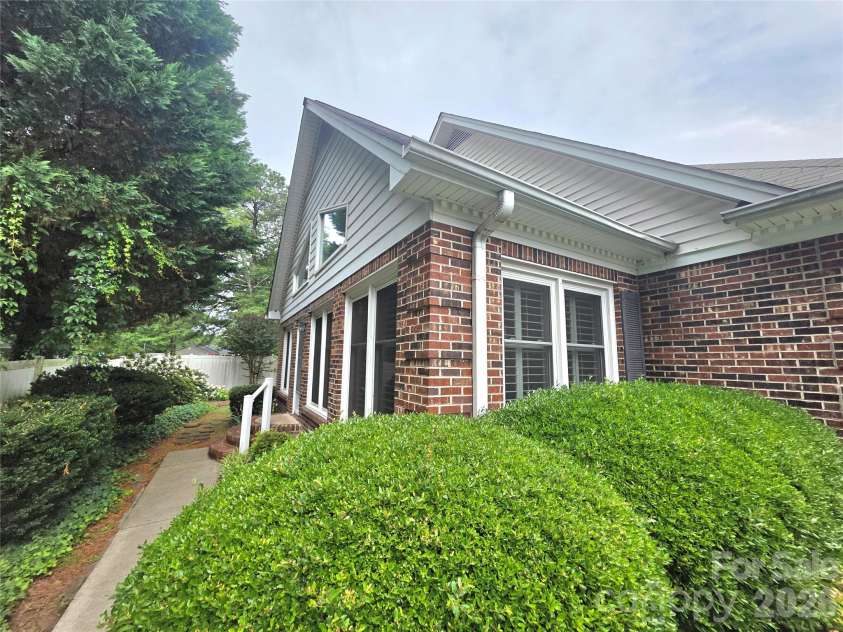 687 A Carlton Drive, Gastonia, NC 28054.  MLS# CAR4387963, YatesRealty ID 27508. End unit