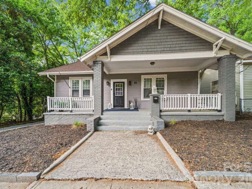 116 4th Avenue, Gastonia, NC 28052.  MLS# CAR4378737, YatesRealty ID 27509. 
