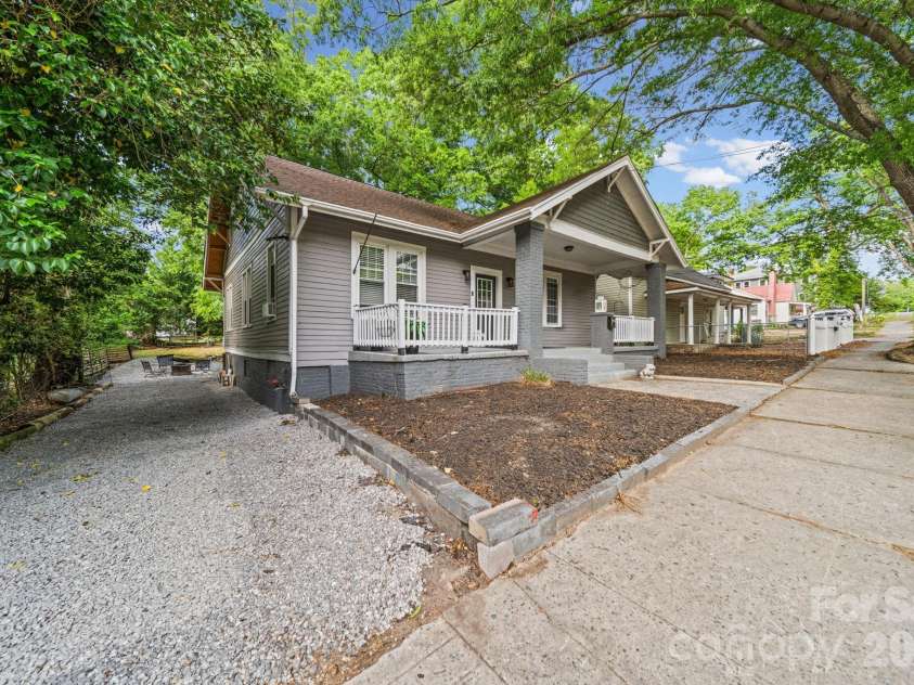 116 4th Avenue, Gastonia, NC 28052.  MLS# CAR4378737, YatesRealty ID 27509. 